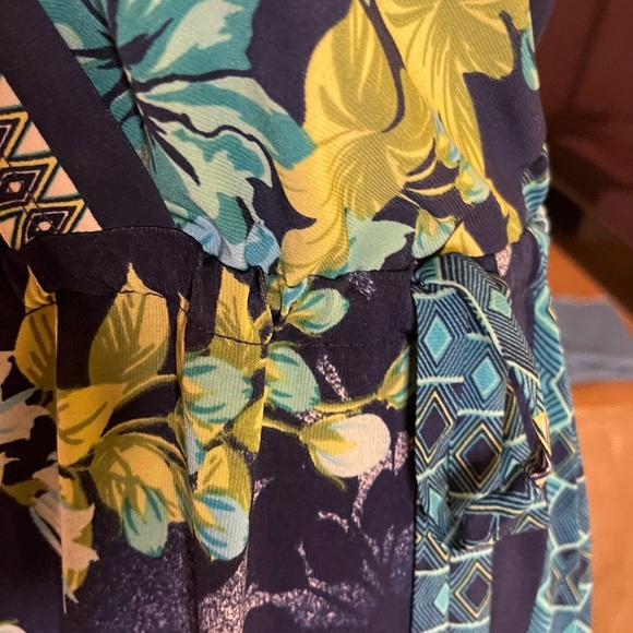 Nina Leonard - Colorful V-neck Faux Wrap Dress - Short Sleeves - Picture 5 of 13